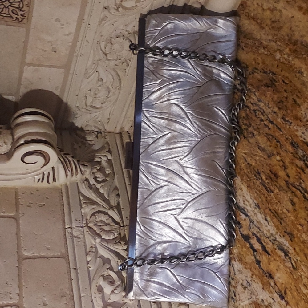 Jessica McClintock Silver textured Evening Cluch/Shoulder Bag.